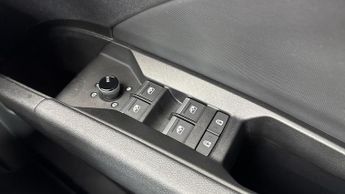 AUDI Q4 E-TRON 40 S line SUV 5dr Electric Auto 82kWh (204 ps)