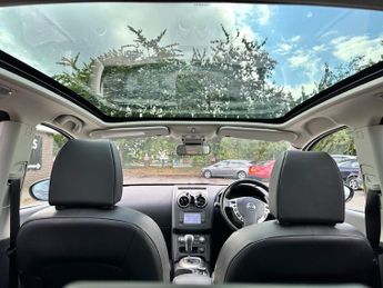 NISSAN QASHQAI 2.0 dCi Tekna 5dr Auto 4WD