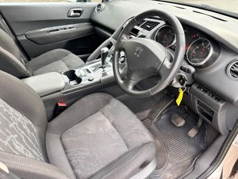 PEUGEOT 3008 1.6 e-HDi 112 Sport 5dr EGC