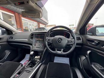 RENAULT MEGANE 1.5 dCi Dynamique Nav 5dr ++ 20 TAX / 76 MPG / ULEZ / DAB / BLUE