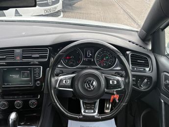 VOLKSWAGEN GOLF 2.0 TDI R-Line 5dr DSG ++ NAV / 35 TAX / 61 MPG / ULEZ / DAB / B