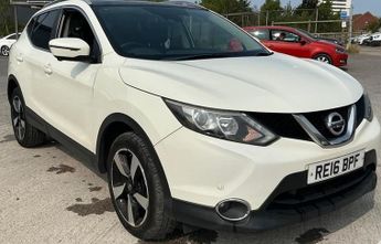 Nissan Qashqai 1.5 dCi N-Connecta 5dr ++ PANROOF / NAV / 20 TAX / 74 MPG / ULEZ