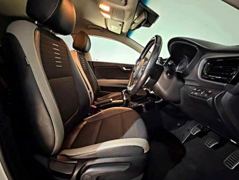 KIA STONIC 1.6 CRDi First Edition 5dr