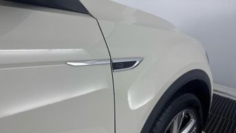 VOLKSWAGEN T-ROC 1.5 TSI R-Line SUV 5dr Petrol DSG Euro 6 (s/s) (150 ps)