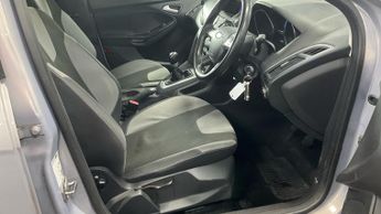 FORD FOCUS 1.6 Zetec 5dr