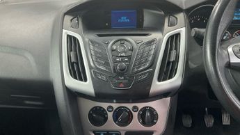 FORD FOCUS 1.6 Zetec 5dr