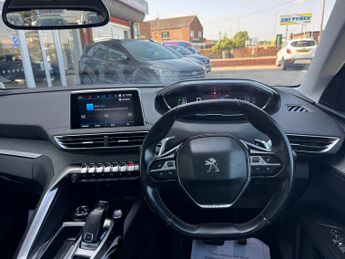 PEUGEOT 3008 1.2 PureTech Allure 5dr Auto ++ PANROOF / NAV / CARPLAY / WET BE