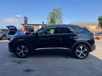 PEUGEOT 3008 1.2 PureTech Allure 5dr Auto ++ PANROOF / NAV / CARPLAY / WET BE