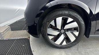 VOLKSWAGEN ID.BUZZ Pro 77kWh Life MPV 5dr Electric Auto (204 ps)
