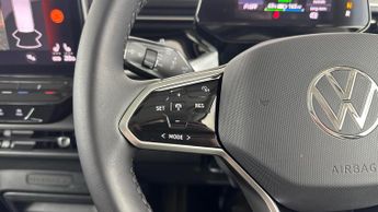 VOLKSWAGEN ID.BUZZ Pro 77kWh Life MPV 5dr Electric Auto (204 ps)