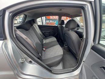KIA RIO 1.4 1 5dr