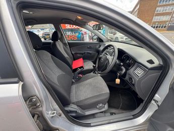 KIA RIO 1.4 1 5dr