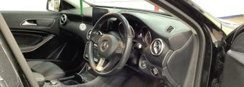 MERCEDES-BENZ A-CLASS A180d Sport Premium 5dr Auto ++ NAV / CAMERA / LEATHER / ULEZ ++