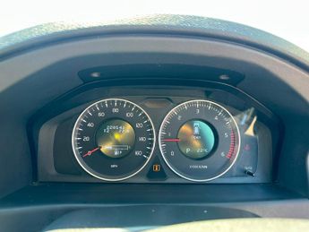 VOLVO XC70 D3 [163] ES 5dr 2WD Geartronic
