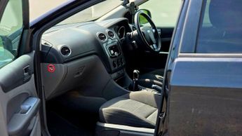 FORD FOCUS 1.8 TDCi Titanium 5dr
