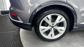 AUDI Q4 E-TRON 40 S line Sportback 5dr Electric Auto 82kWh (204 ps)