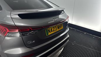 AUDI Q4 E-TRON 40 S line Sportback 5dr Electric Auto 82kWh (204 ps)