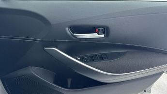 TOYOTA COROLLA 1.8 Hybrid Icon 5dr CVT