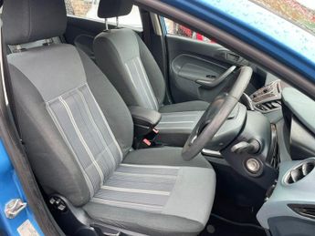 FORD FIESTA 1.4 Style + 5dr Auto