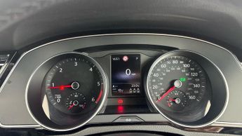 VOLKSWAGEN PASSAT 2.0 TDI EVO SCR R-Line 5dr DSG