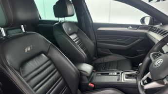 VOLKSWAGEN PASSAT 2.0 TDI EVO SCR R-Line 5dr DSG