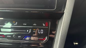 VOLKSWAGEN PASSAT 2.0 TDI EVO SCR R-Line 5dr DSG