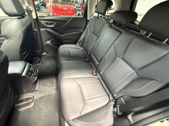 SUBARU FORESTER 2.0i e-Boxer XE Premium 5dr Lineartronic
