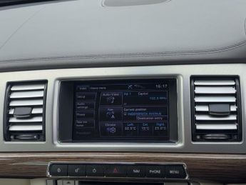 JAGUAR XF 3.0d V6 Premium Luxury 4dr Auto