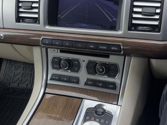 JAGUAR XF 3.0d V6 Premium Luxury 4dr Auto