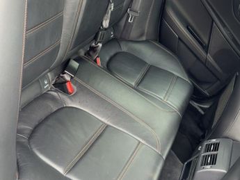 JAGUAR XE 2.0d Prestige 4dr Auto