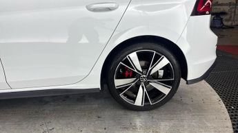 VOLKSWAGEN GOLF 2.0 TDI 200 GTD 5dr DSG