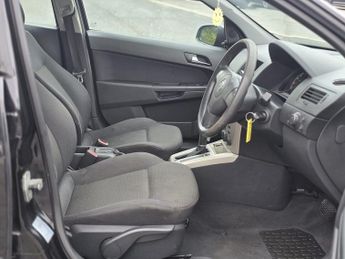 VAUXHALL ASTRA 1.8i VVT Life 5dr Auto [AC]