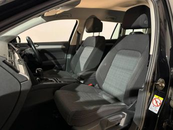 VOLKSWAGEN PASSAT 1.6 TDI SE 5dr DSG