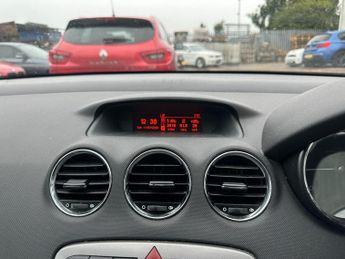 PEUGEOT 308 1.6 e-HDi 115 Access 5dr EGC