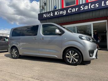 Toyota Proace 2.0D 140 Family Medium 5dr ++ NO VAT ++ 8 SEATS / NAV / CARPLAY 