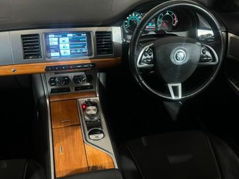 JAGUAR XF SE D AUTO