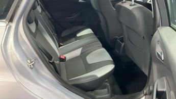 FORD FOCUS 1.6 Zetec 5dr