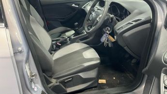 FORD FOCUS 1.6 Zetec 5dr