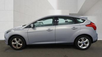FORD FOCUS 1.6 Zetec 5dr