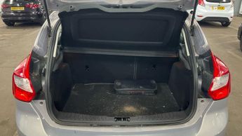 FORD FOCUS 1.6 Zetec 5dr