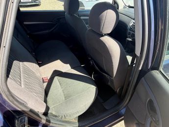 FORD FOCUS 1.6 Zetec 5dr Auto