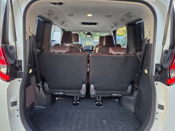 TOYOTA NOAH VOXY ESQUIRE HYBRID Fresh import warrented mileage ULEZ/LEZ