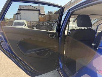 FORD FIESTA 16 Titanium 5dr Powershift