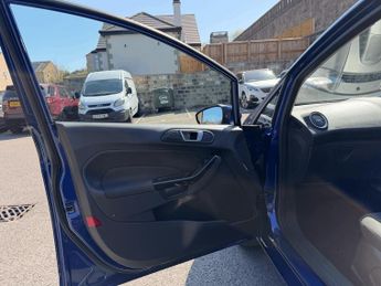 FORD FIESTA 16 Titanium 5dr Powershift