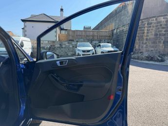 FORD FIESTA 16 Titanium 5dr Powershift