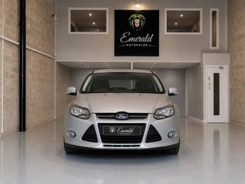 FORD FOCUS 1.6 125 Zetec Navigator 5dr Powershift