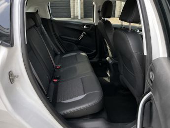 PEUGEOT 2008 1.6 e-HDi Allure 5dr EGC
