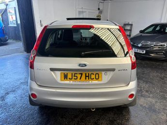 FORD FIESTA 1.6 Style 5dr Auto [Climate]