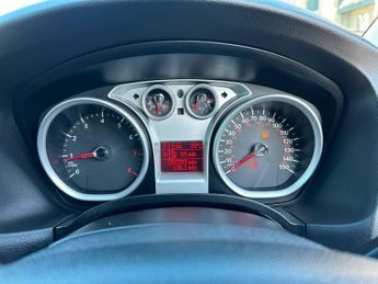 FORD FOCUS 1.6 Zetec 5dr Auto
