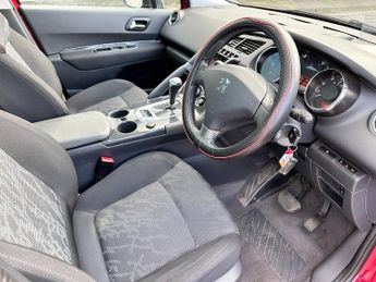 PEUGEOT 3008 1.6 e-HDi 112 Exclusive 5dr EGC